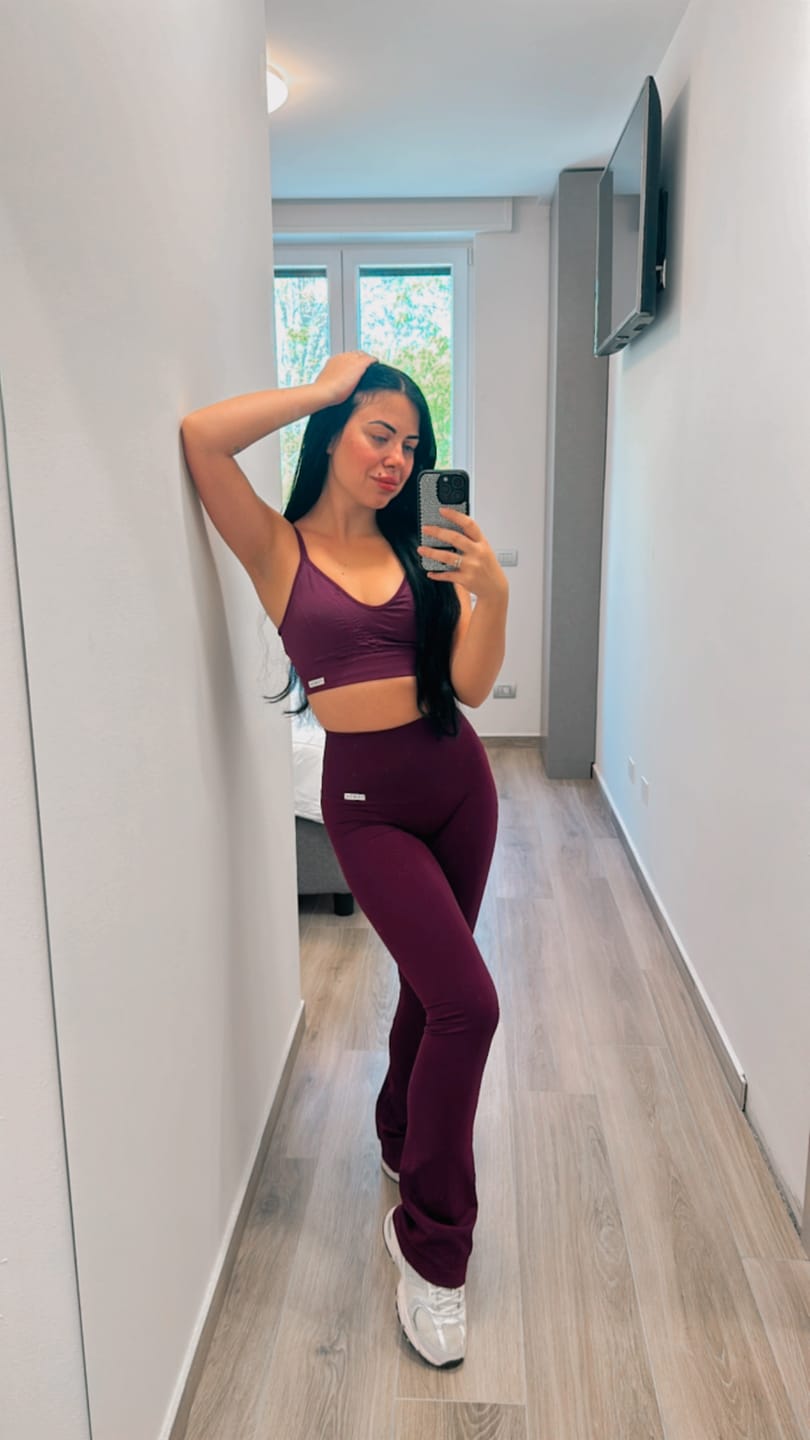 Customer photo review of Leggings a Zampa di Elefante Dark Purple