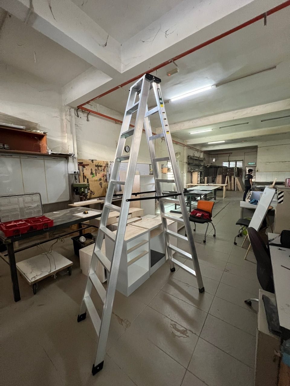 Customer photo review of ✨READY STOCK✨Alumaster Heavy Duty Aluminium Welded Ladder (10 Steps Double Side) AL-DWL70-10S ALUCLASS