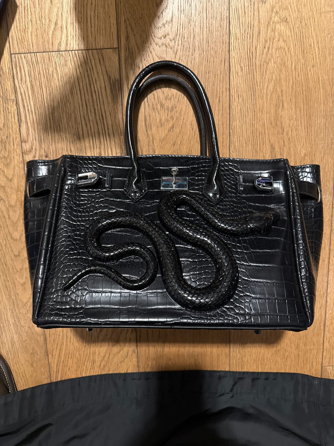 Customer photo review of Customizable Crocodile Textured Tote Bag