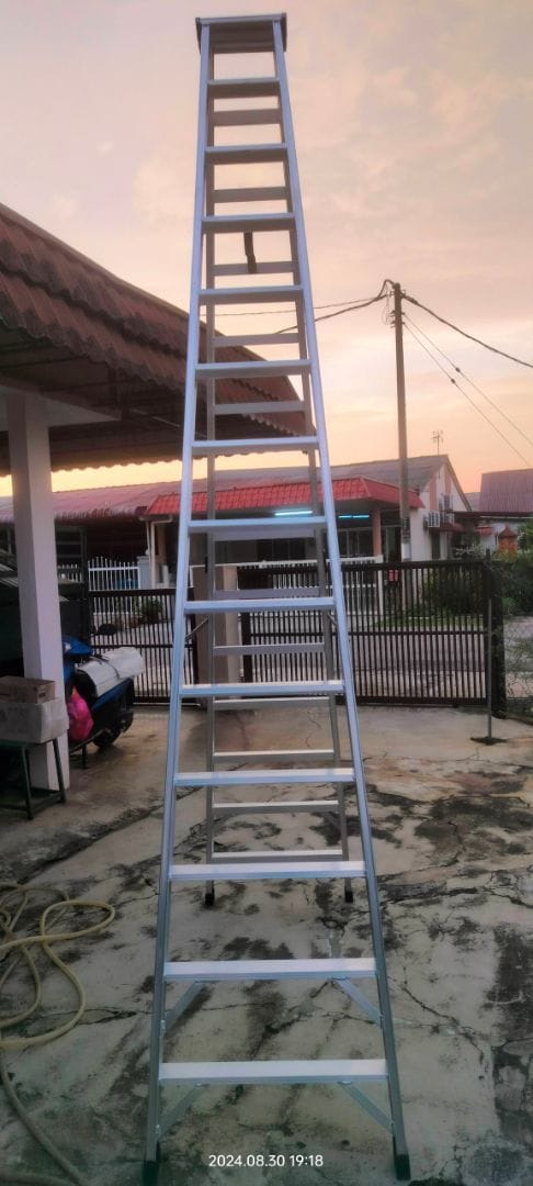 Customer photo review of ✨READY STOCK✨Alumaster Heavy Duty Aluminium Welded Ladder (14 Steps Double Side) AL-DWL70-14S ALUCLASS