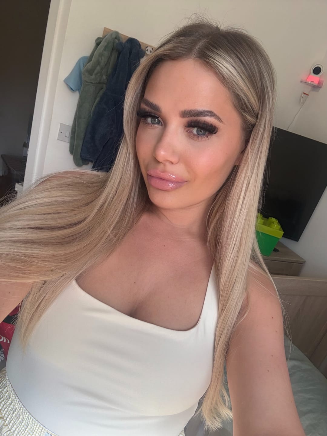 Customer photo review of P. Louise Here Comes The Sun Bronzer Bundle
