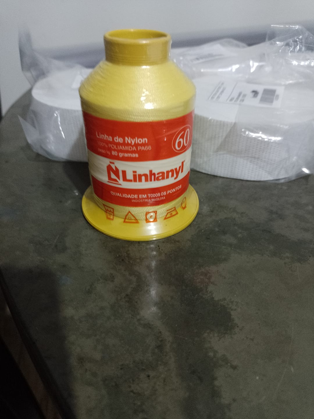Customer photo review of LINHA 60/1500M COR AMARELO CANARIO (37) 1 TUBO