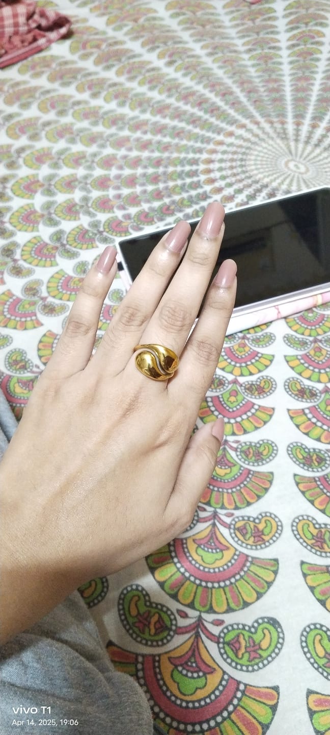 Customer photo review of Gold Plated Adjustable Finger ring