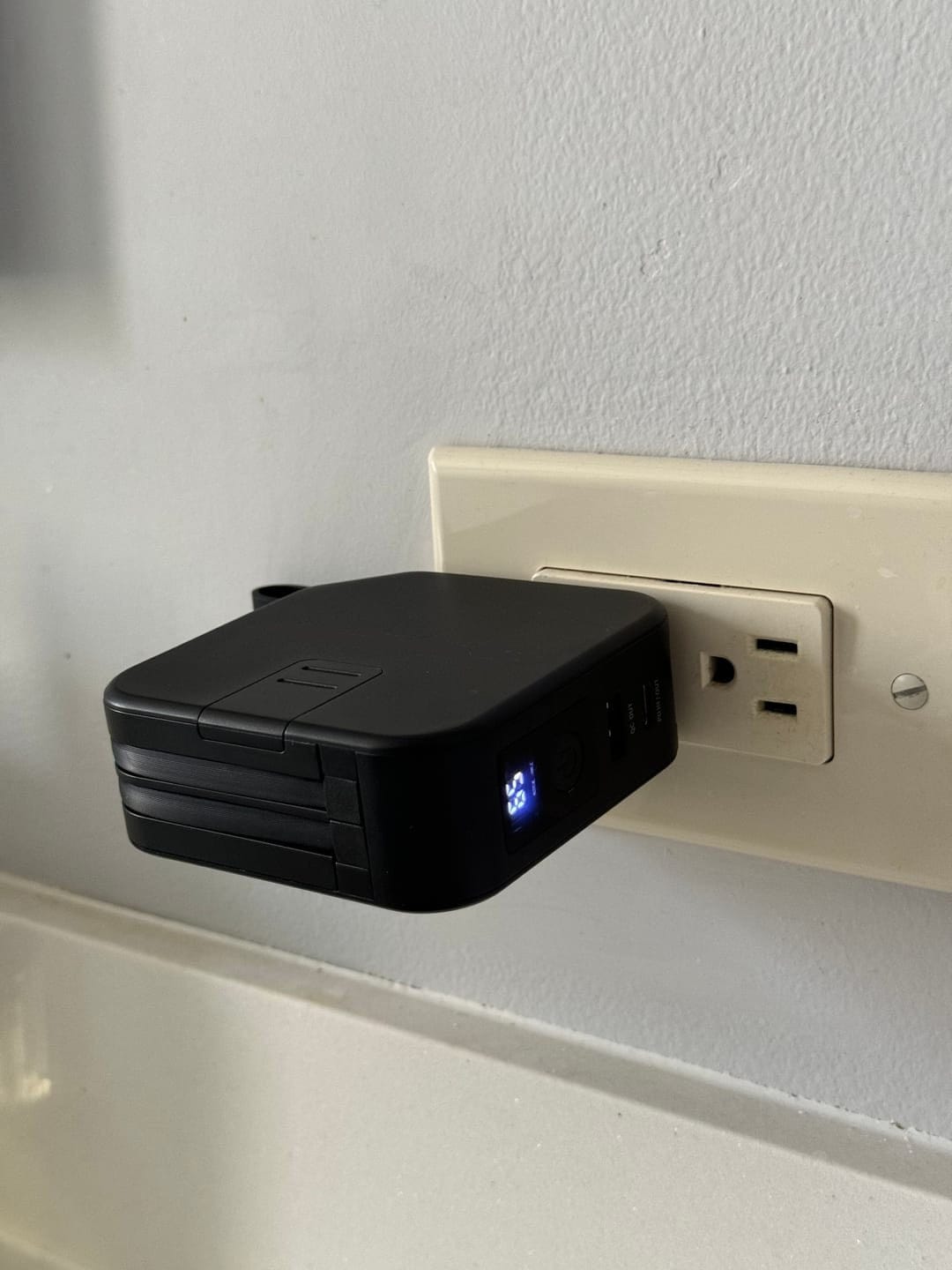 Customer photo review of TravelVolt® GO (5-in-1 Travel Charger)