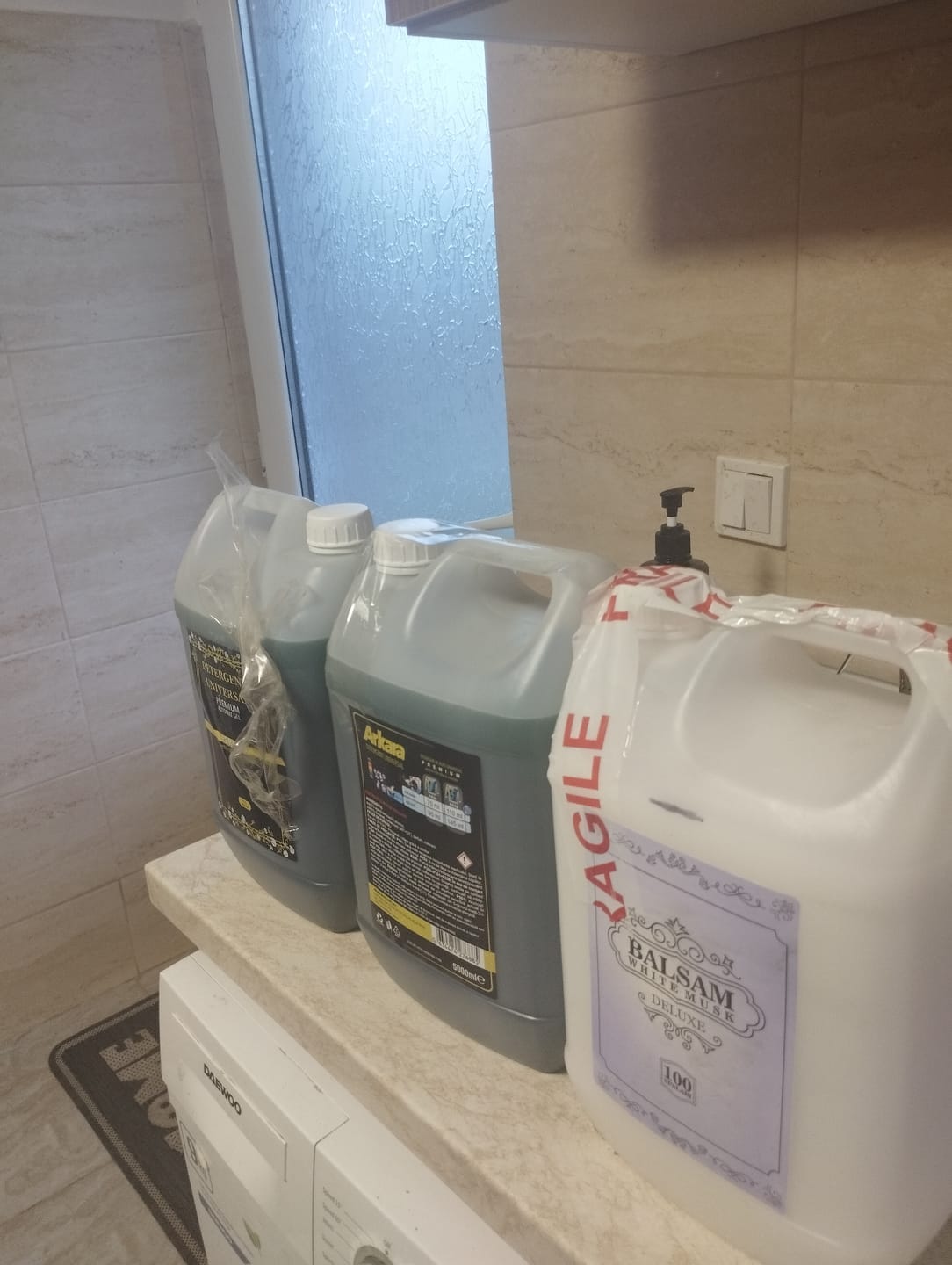 Customer photo review of Pachet 3x Detergent Automat Gel + 1x Balsam de rufe Extra Parfum Chanela
