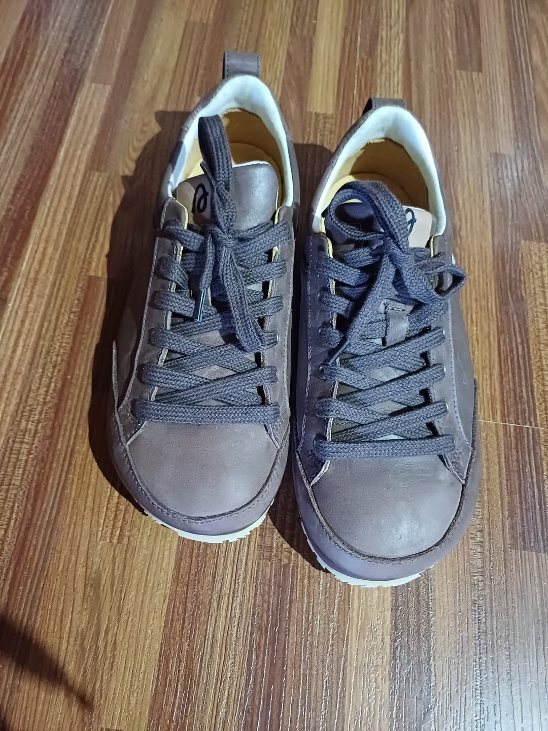 Customer photo review of Zapatilla A1. Café