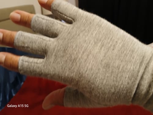 Customer photo review of Premium Onecompress™ Gloves