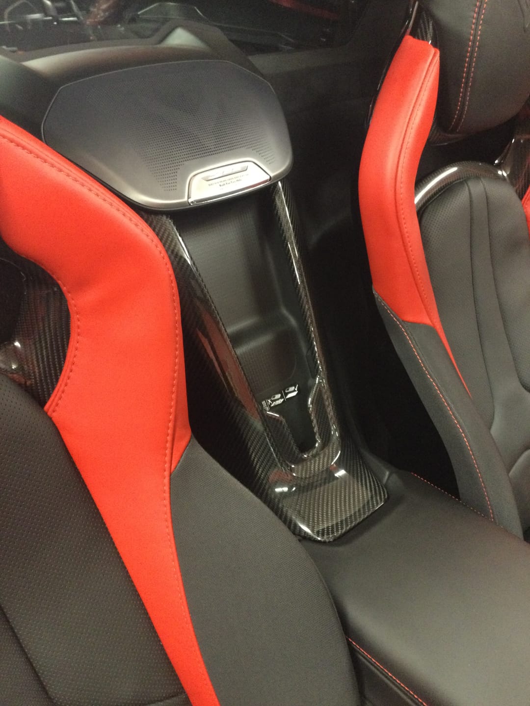 Customer photo review of Chevrolet Corvette C8 Waterfall Console Cover
