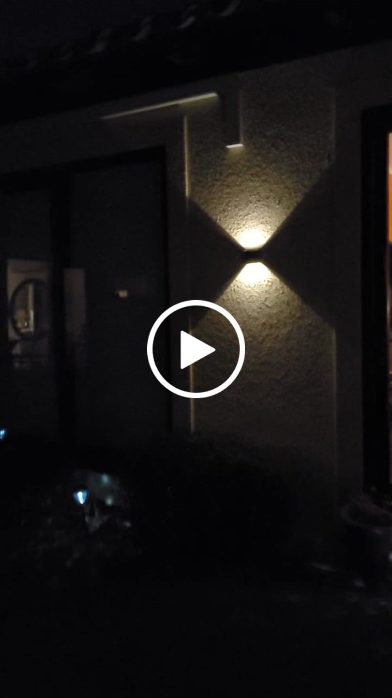 Customer video review of Apliqué Cuadrado Solar - Ajustable IP65 Luz Cálida/Fría