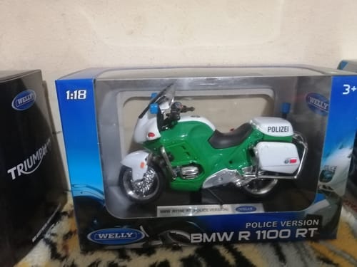 Customer photo review of Moto Escala 1:18 Mw R1100 Rt
