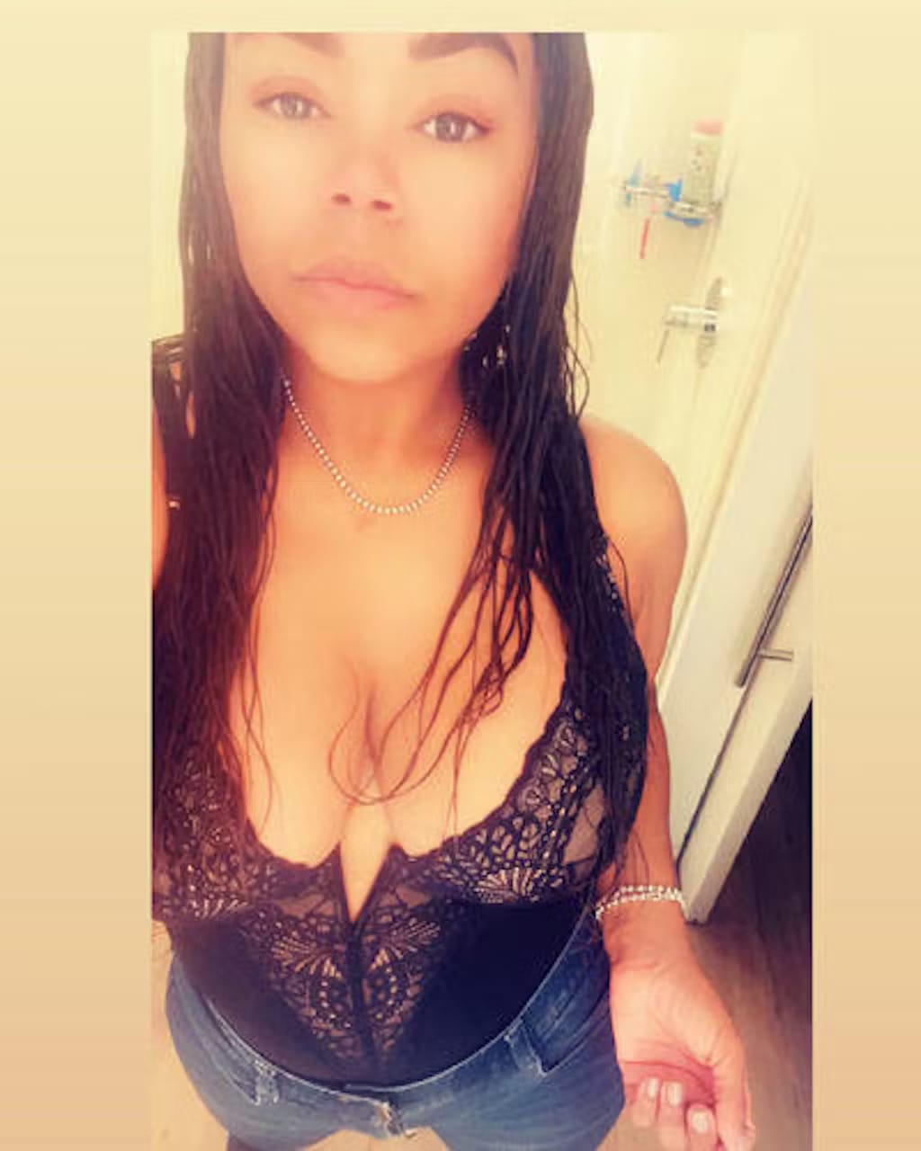 Customer photo review of Body Gainant Sculptant à Dentelle