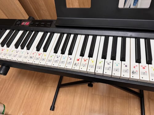 Imoimo review of Donner DEP-1 電子ピアノ 88鍵盤 スタンドセット - 充電式・10時間連続使用 軽量スリム設計 初心者向け image 1 out of 2