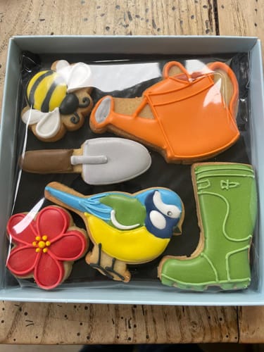 Customer photo review of Gardening Deluxe Biscuit Box
