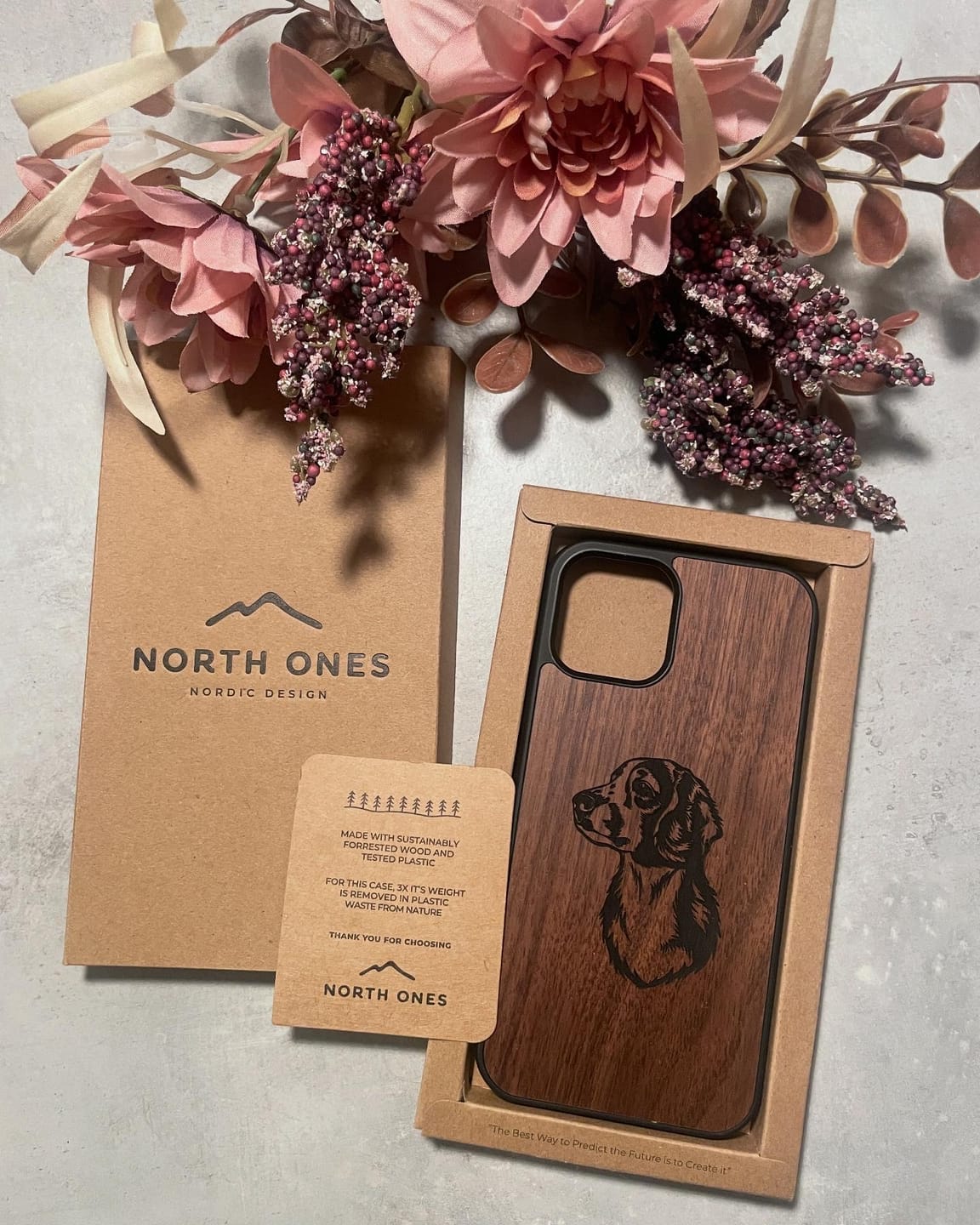Customer photo review of Mobilskal din Hund | Valnöt