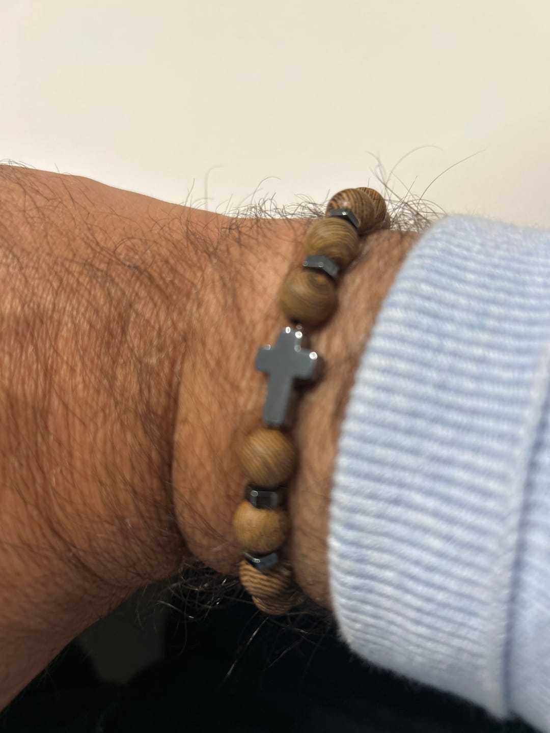 Customer photo review of Bracelet Croix Pierres Précieuse