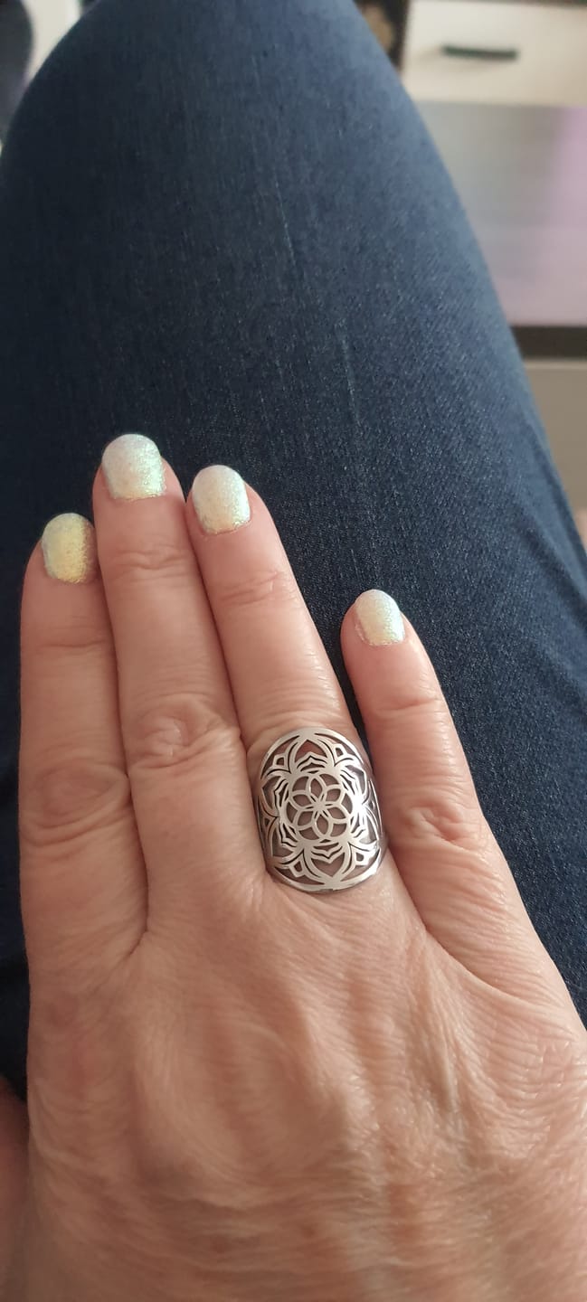 Customer photo review of Bague Ajustable "Fleur de Mandala"
