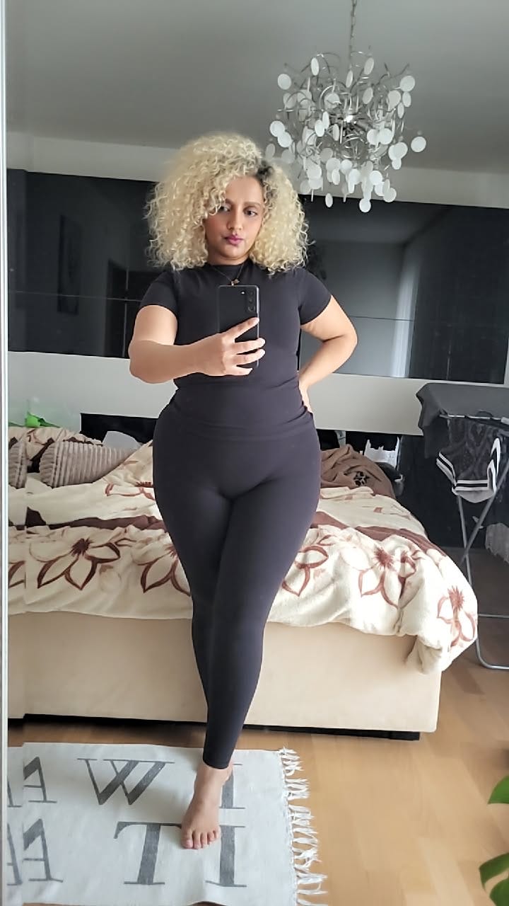 Customer photo review of Fitted T-Shirt Onyx