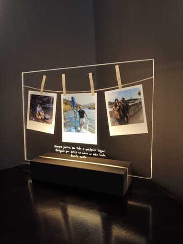 Customer photo review of Lâmpada c/ 3 Memórias Polaroid & Dedicatória