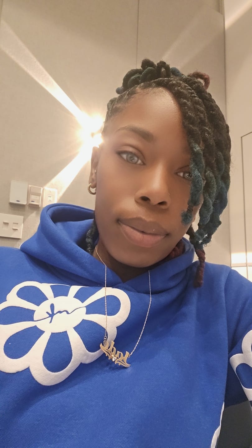 Customer photo review of LA GIRL Brown Prescription Colored Contact Lenses