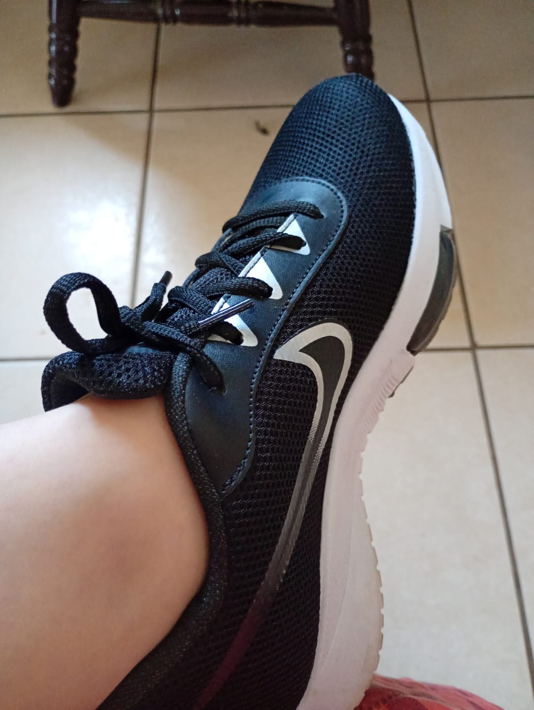 Customer photo review of Tenis 025 Negro Plata Negro