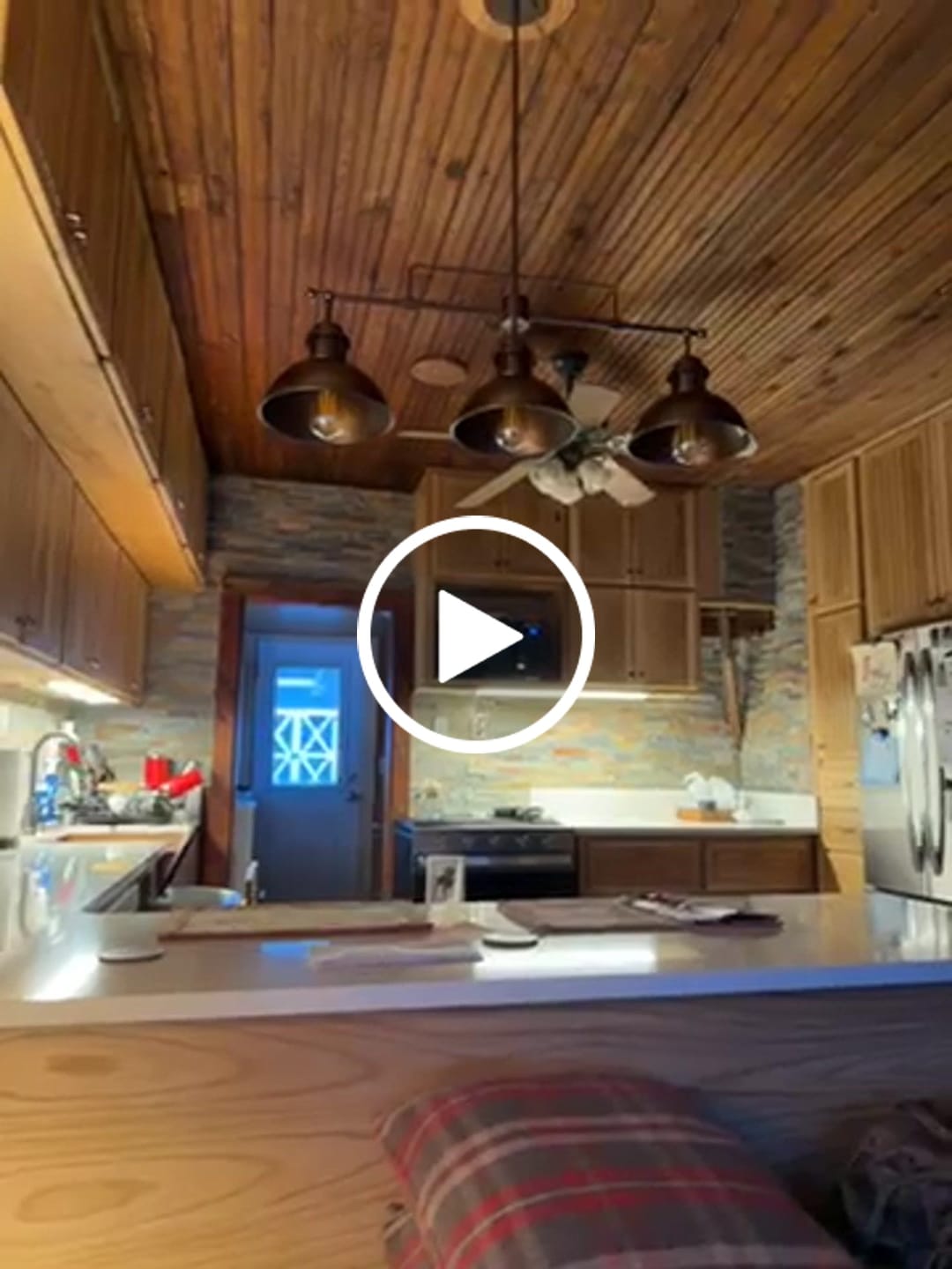 Customer video review of Modern Farmhouse 3-light Island Pot Lid Dome Pendant