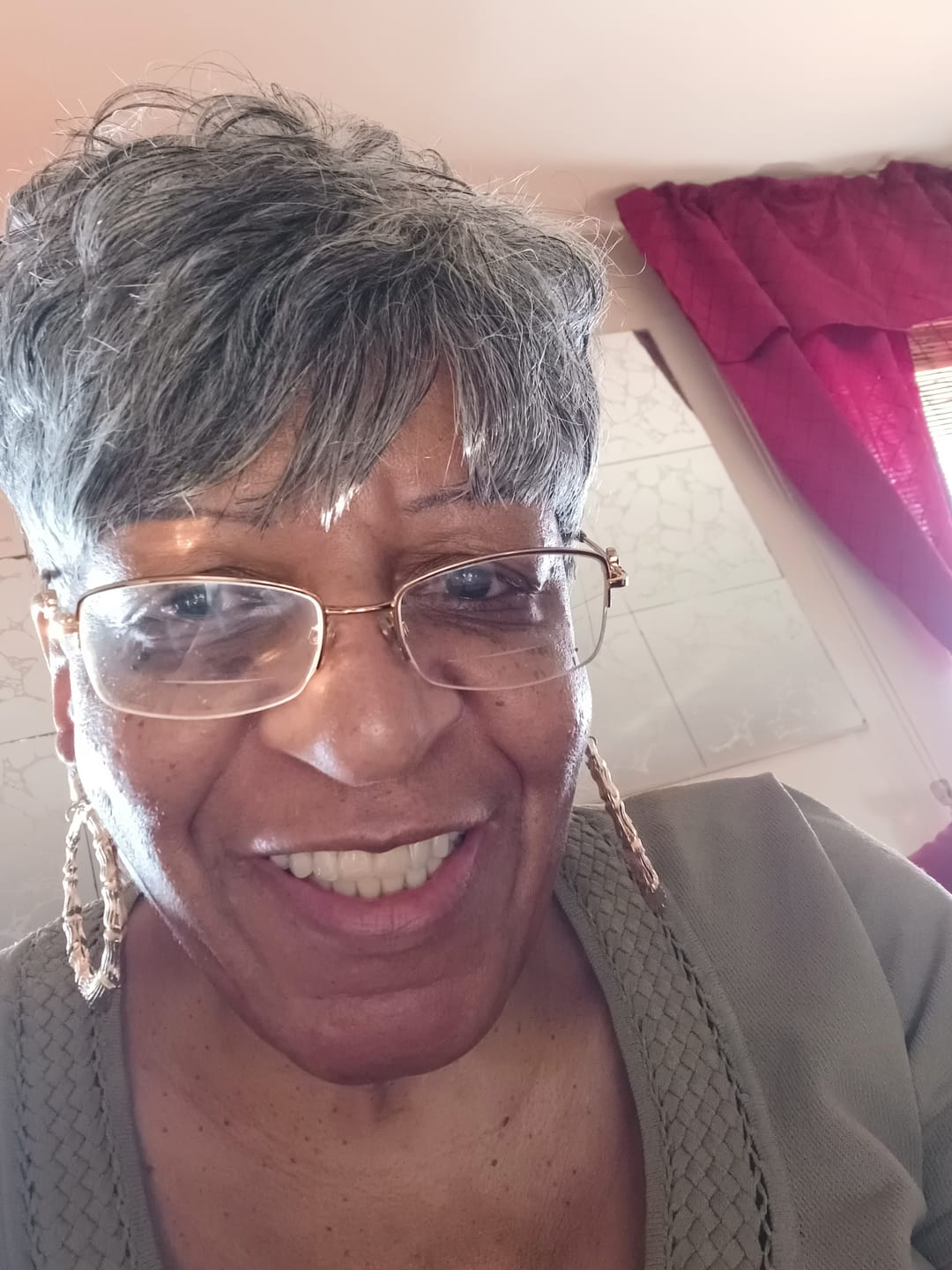 Customer photo review of Mayde 100% Human Hair Premium Wig - TERRI
