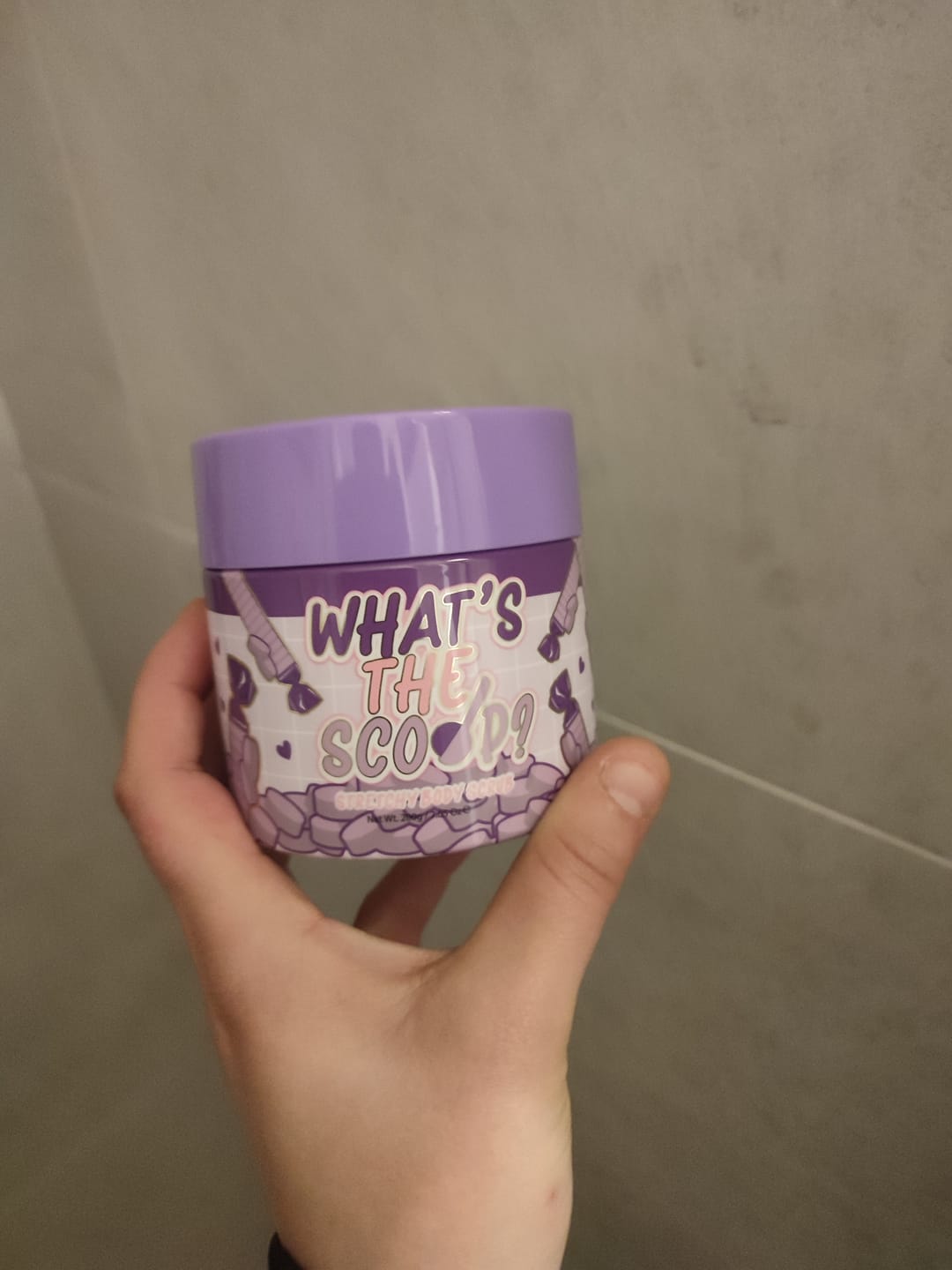 Recenzie foto de client despre P. Louise What's The Scoop Stretchy Body Scrub