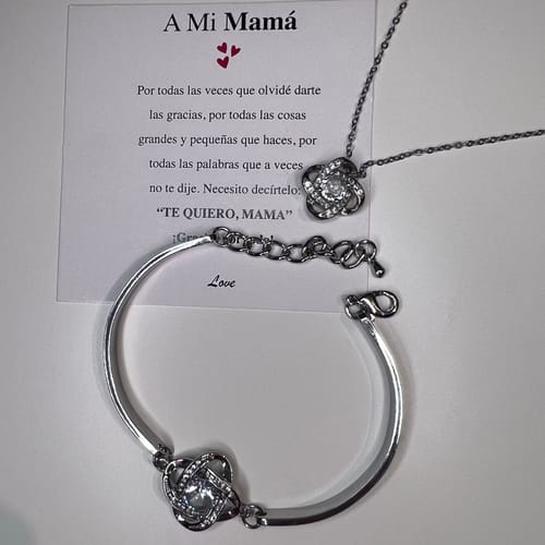 Customer photo review of Collar eterno ®  + Pulsera a juego + Dedicatoria por el Día de la Madre + [Anillo GRATIS]