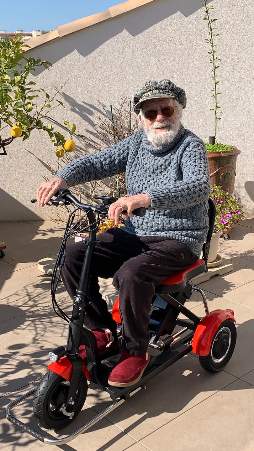 Customer photo review of Tricycle électrique 3 roues pour PMR et seniors avec siège 300/600w modèle S2