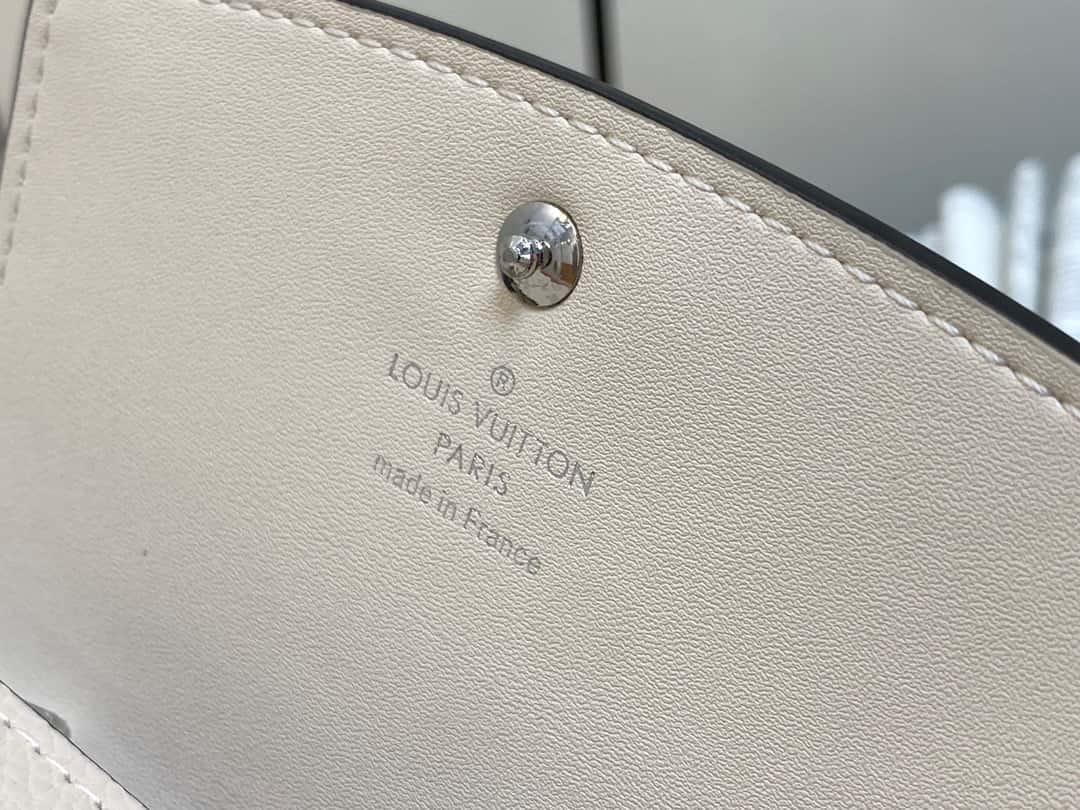 Customer photo review of 【ルイ・ヴィトン】大人気Cléaシリーズ 短財布 柔らかな牛革