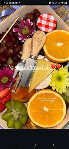Customer photo review of Subang Jaya Signature Cheese Fruit Grazing Platter (Available in S, M & L size) [Malaysia]