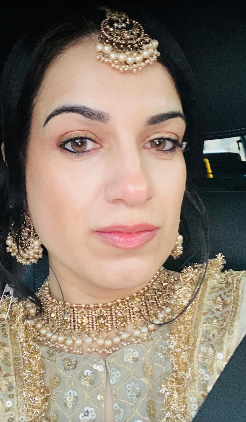 Customer photo review of Aima Pearl Necklace Choker Tikka Earring Set