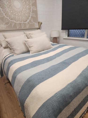 Customer photo review of Minerva Muslin Blanket