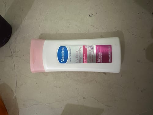 Customer photo review of Vaseline Uv Lightening Healthy White Lotion 100ml