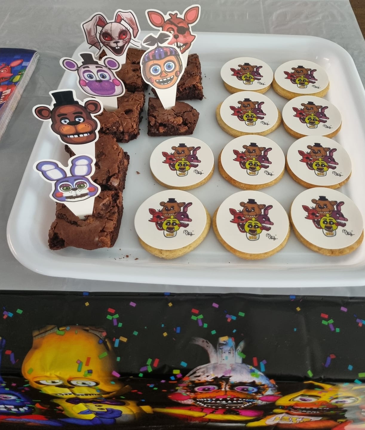 Customer photo review of 12 x 6.35 cm Round Standard Cookie Edible Icing Images