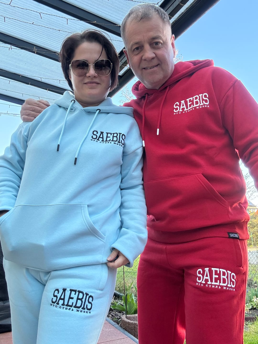 Customer photo review of Lifestyle Herren Jogginghose rot mit Stickerei by SAEBIS®