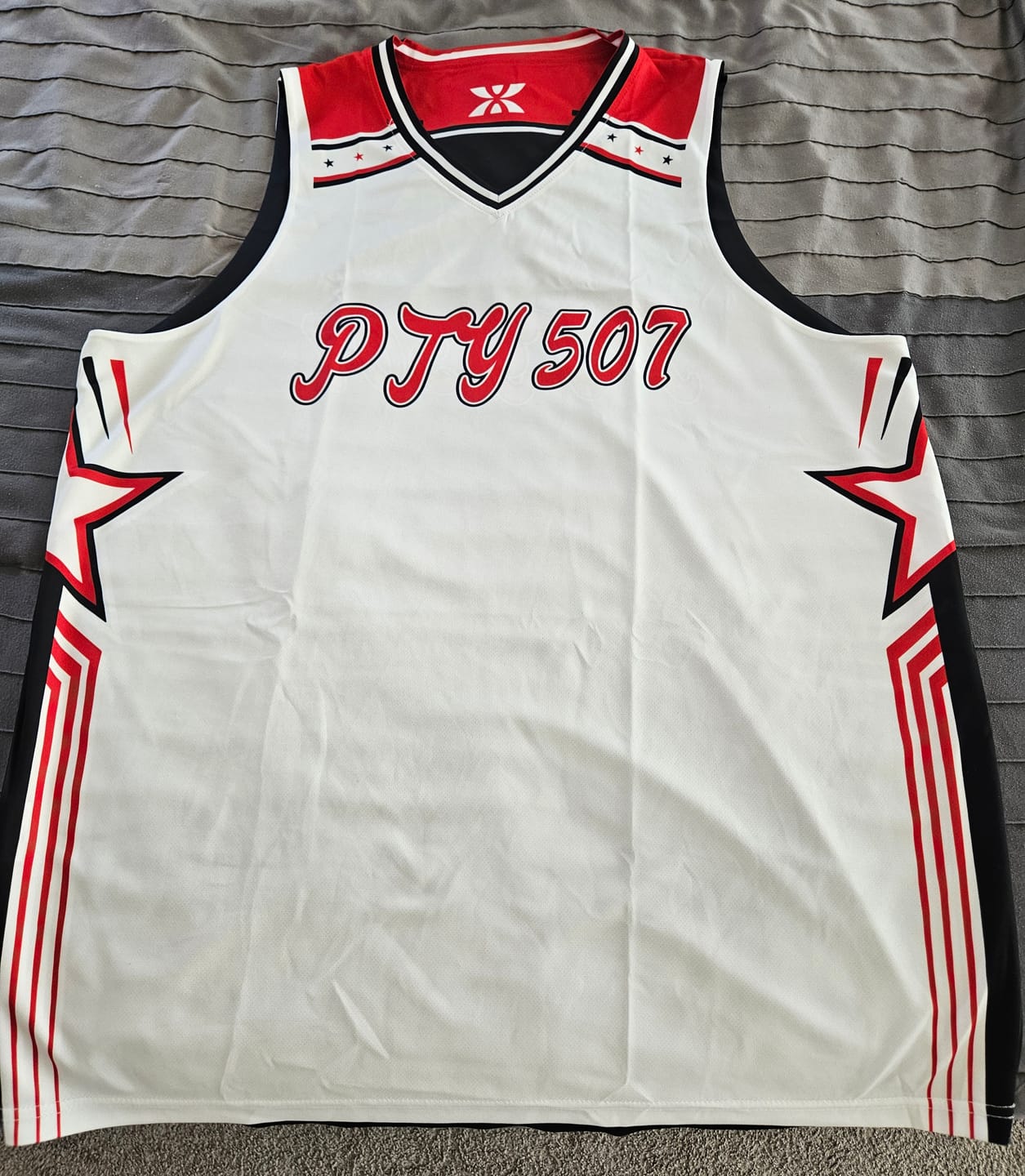 Customer photo review of Custom Black White Red Star Graffiti Pattern Double Side Sets Basketball Uniform