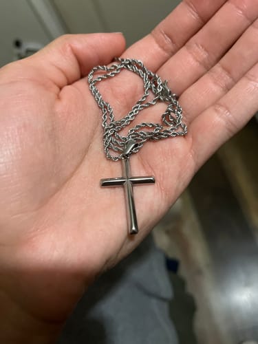 Reseña con foto de un cliente sobre Crucifix Pendant