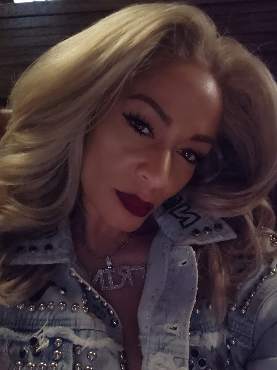 Customer photo review of Outre Perfect Hairline Glueless HD 13x6 Lace Front Wig - TAYON