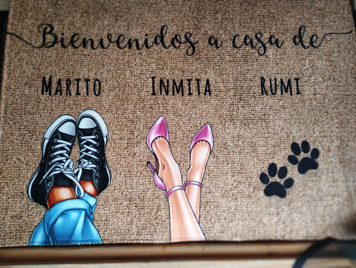 Customer photo review of Zapatos y patas - Felpudo personalizado