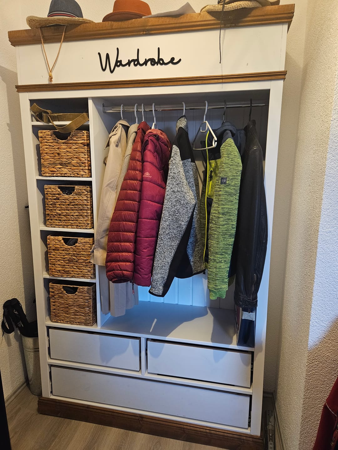 Customer photo review of tesa® TACK - Klebeknete 80 Stk.