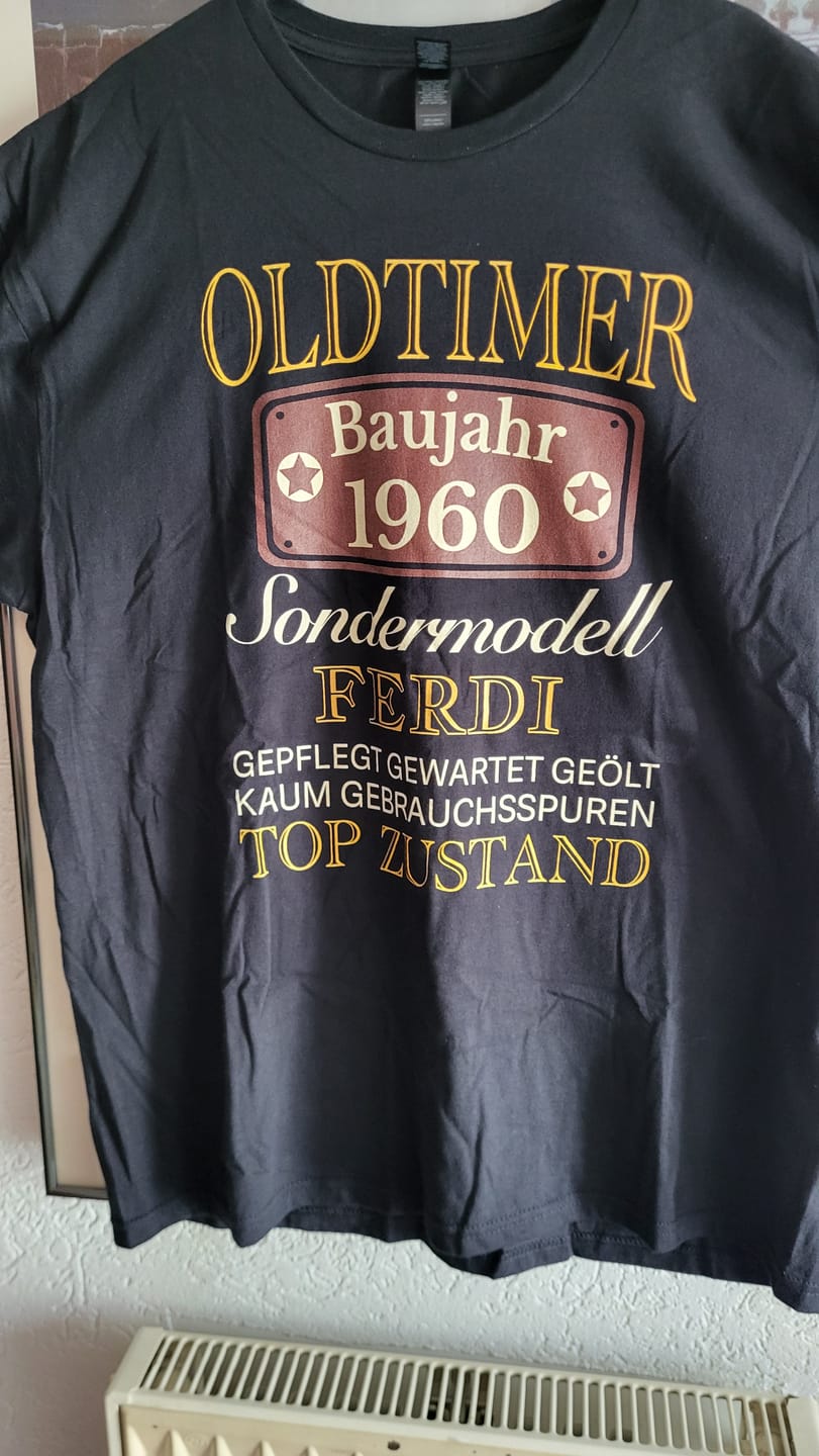 Customer photo review of Lustiges Geburtstags Shirt - Schonend Behandeln - Personalisierbares Herren T-Shirt