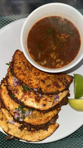 Fotorecensie van een klant over Birria Bomb