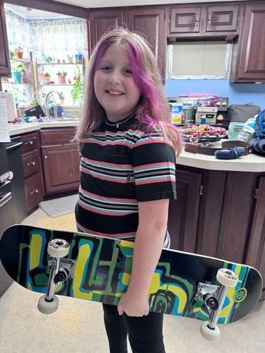 Customer photo review of Blind Logo Glitch Green/Yellow 7.875" Skateboard