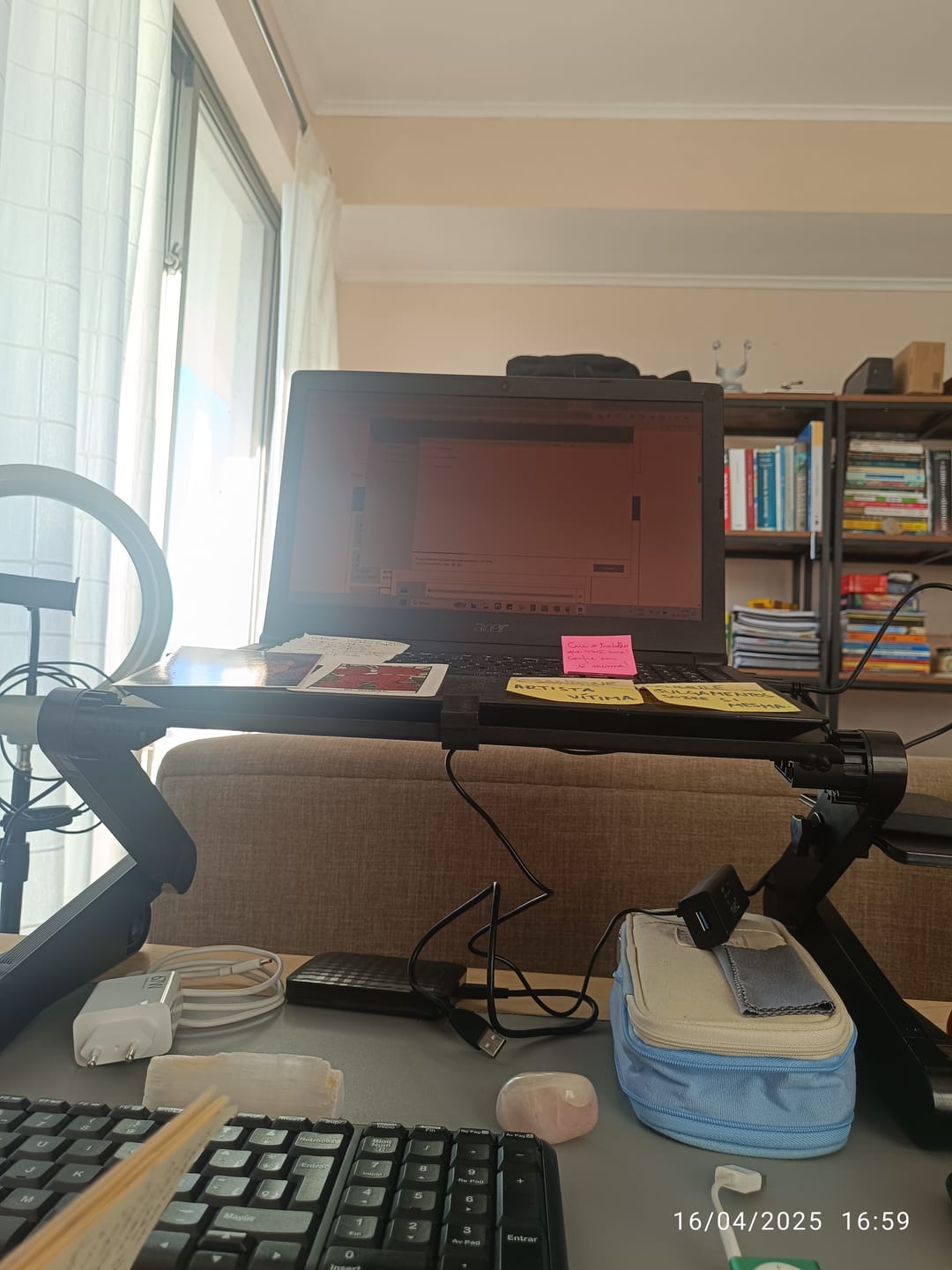 Customer photo review of Soporte Mesa Multifuncional Notebook