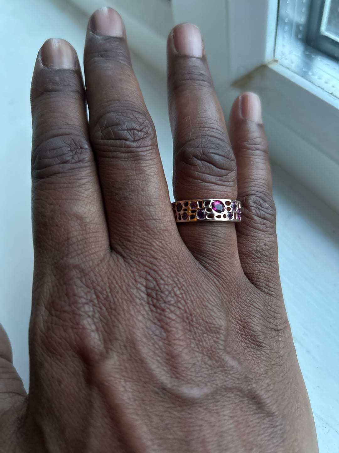 Customer photo review of Garnet Lattice Band Ring