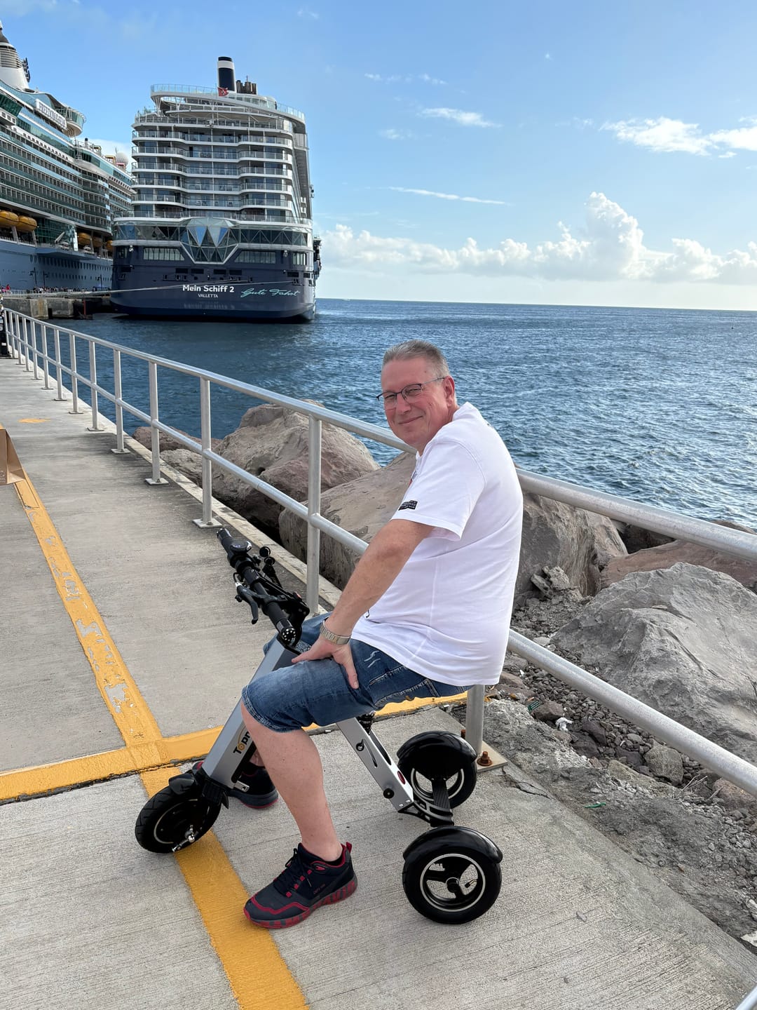 Customer photo review of Mini trottinette pliable 3 roues ES-35 pour PMR et Séniors - Tricycle ultra léger