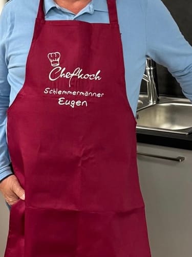 Customer photo review of Wolimbo Kochschürze Grillschürze mit Namen und Motiv bestickt