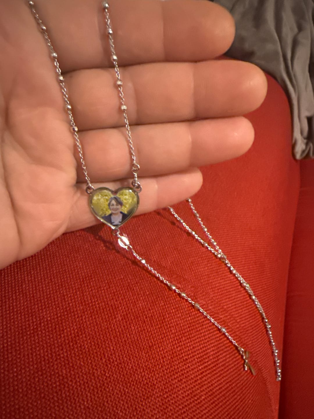 Customer photo review of Collana Rosario  con  foto personalizzata forma cuore