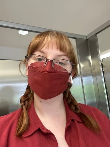 Customer photo review of KN95 Respirator Face Mask - Wine